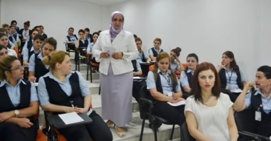 Zekiye Çapan 'Kurumsal iletişimde İlişkilerin önemi' adlı seminer verdi.