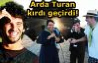 Arda Turan kırdı geçirdi!