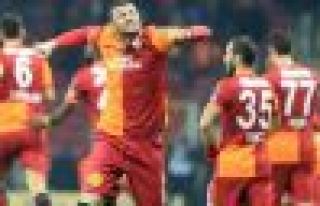 Aslan kısa kesti: 2-0