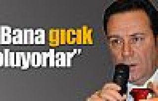 Bana gıcık oluyorlar’