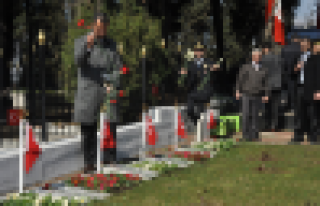 Çanakkale Şehitleri, Edirnekapı Şehitliği'nde...