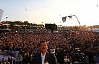 Davutoğlu'ndan Konya selfiesi