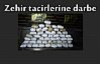 Eyüp'te Zehir tacirlerine darbe