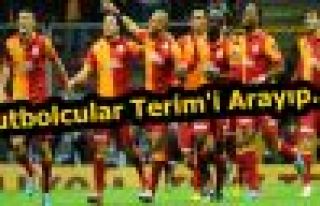 G.Saraylı Futbolcular Terim'i Arayıp...