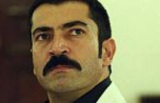 Kenan İmirzalıoğlu'nun yeni tarzı