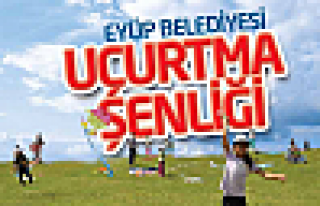 Rengarenk Uçurtmalar Eyüp Semalarında..