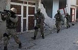 Sur'da PKK'lılar sıkıştırıldı