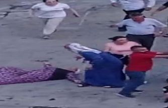 Gaziosmanpaşa'da komşuların kavgası kamerada; yaşlı kadına yumruk attı